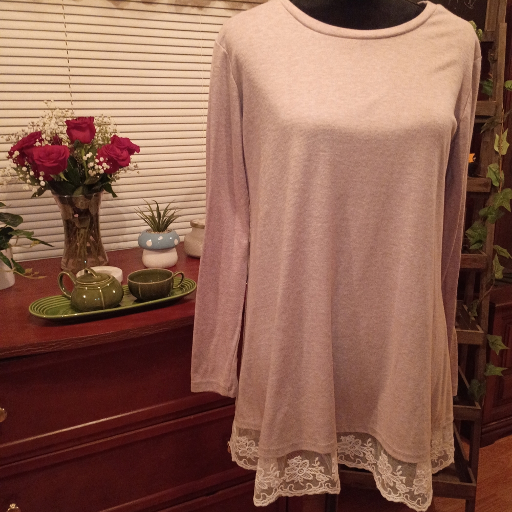 Chic Lace Hem Women's Tunic Top